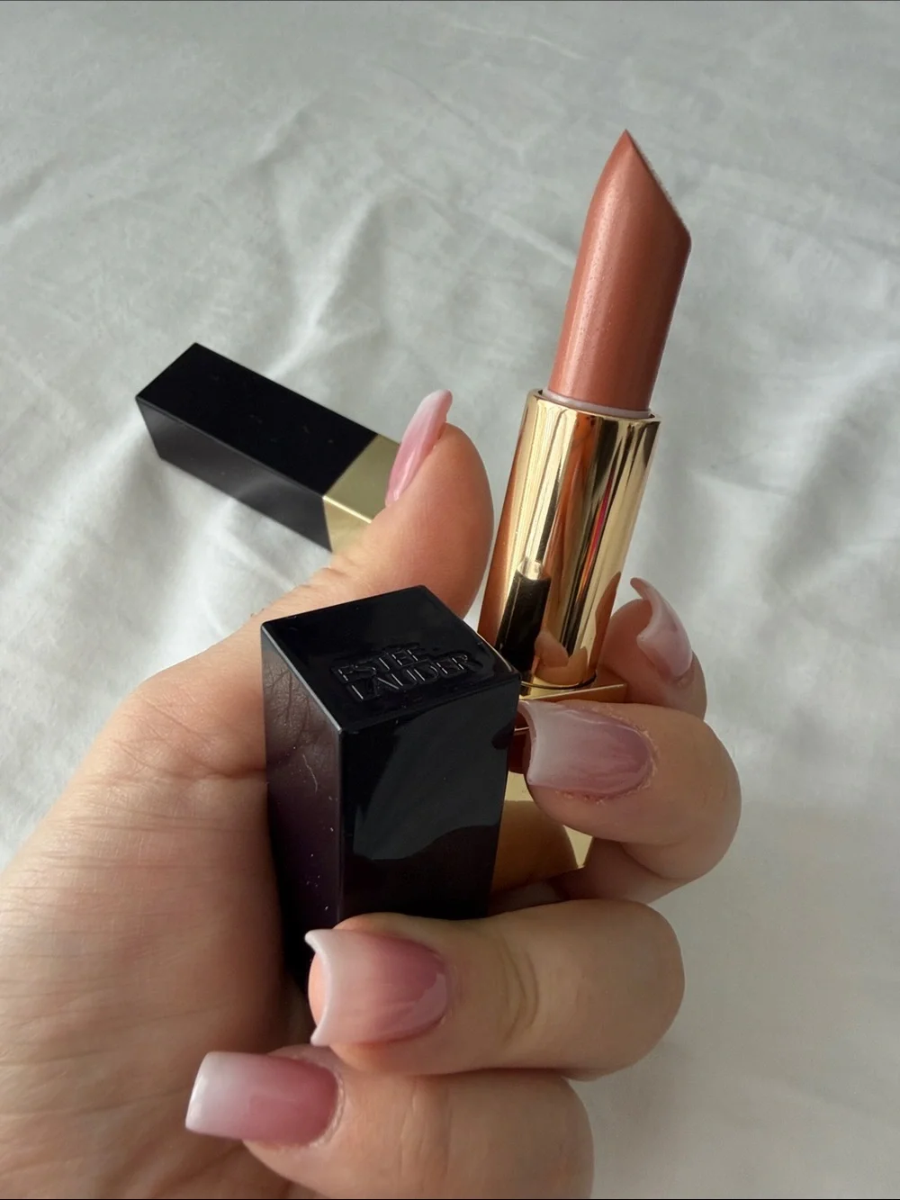 Estée Lauder is Satin Nude Beige Lipstick 💄 109